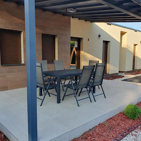 H&H Apartments Poroszló エクステリア 写真