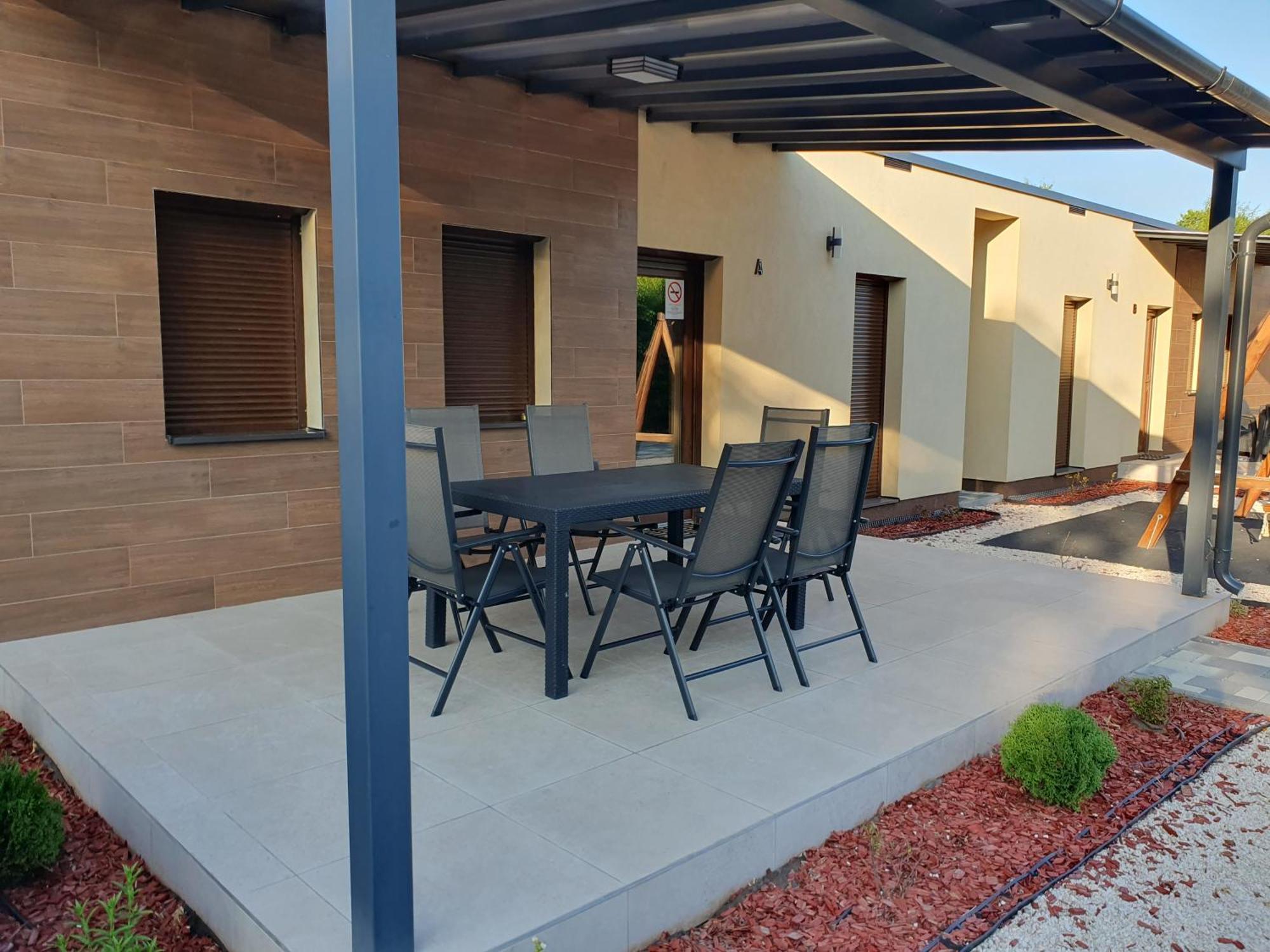 H&H Apartments Poroszló エクステリア 写真