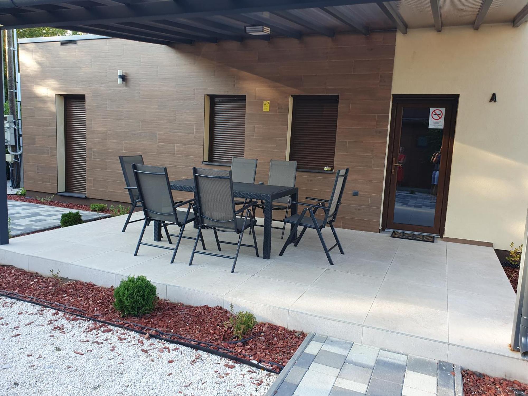 H&H Apartments Poroszló エクステリア 写真