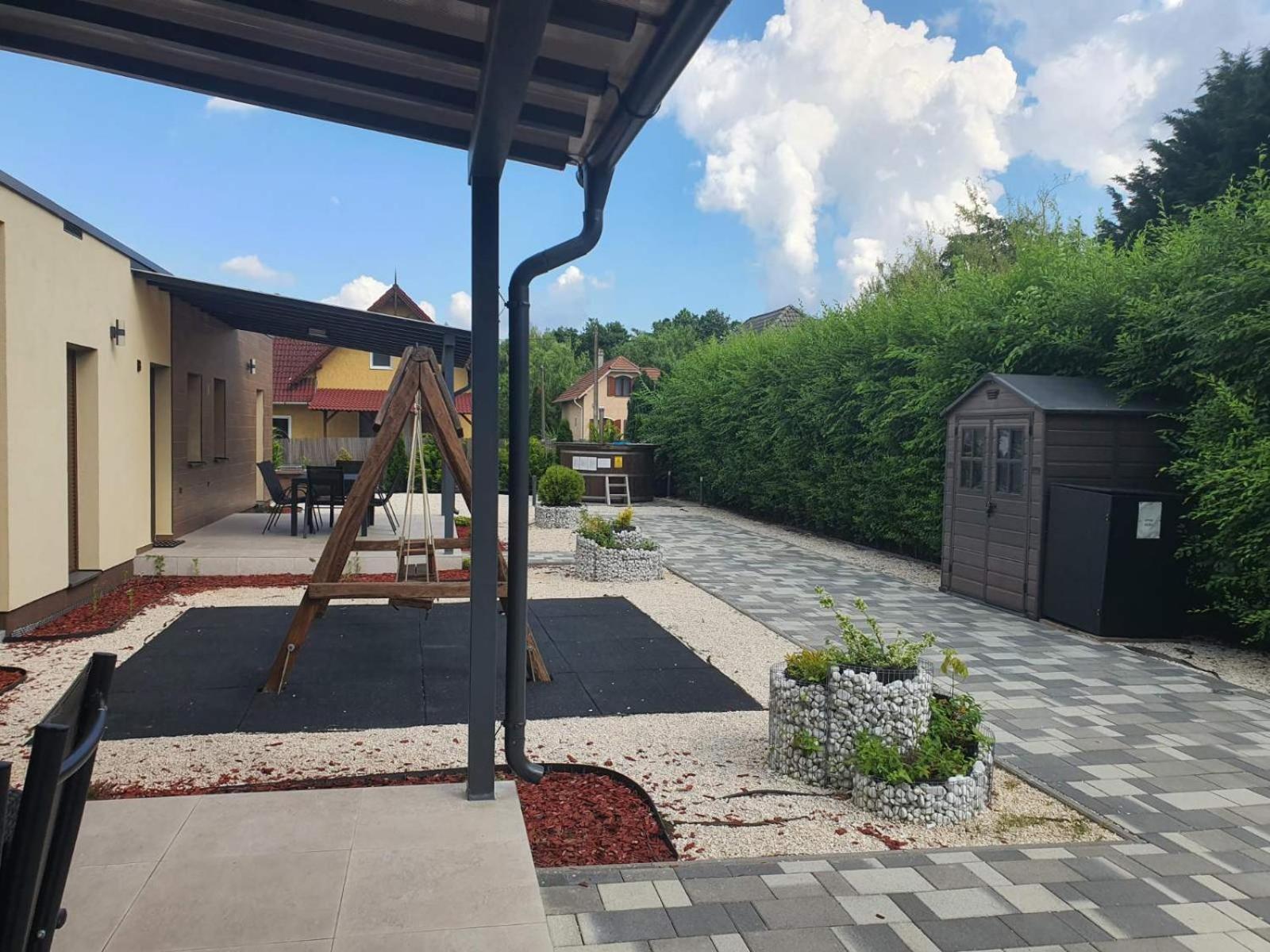 H&H Apartments Poroszló エクステリア 写真